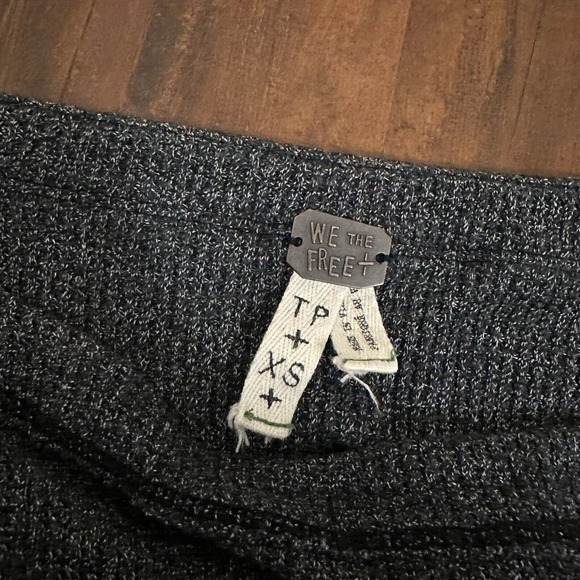 FREE PEOPLE WE THE FREE Blossom Printed Balloon-Sleeve Thermal Sweater Gray - Picture 4 of 7